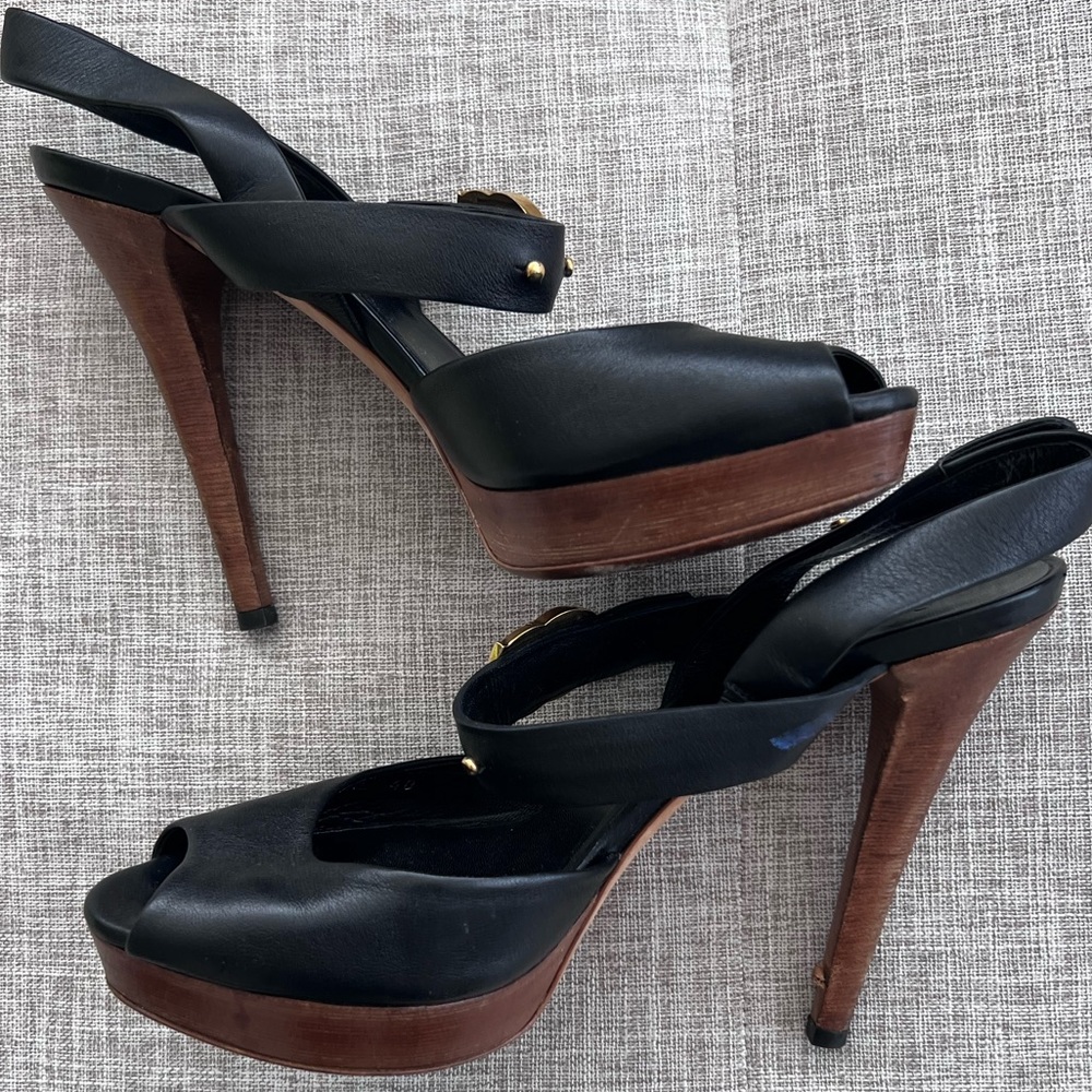 GUCCI sexy size 40 leather gold emblem